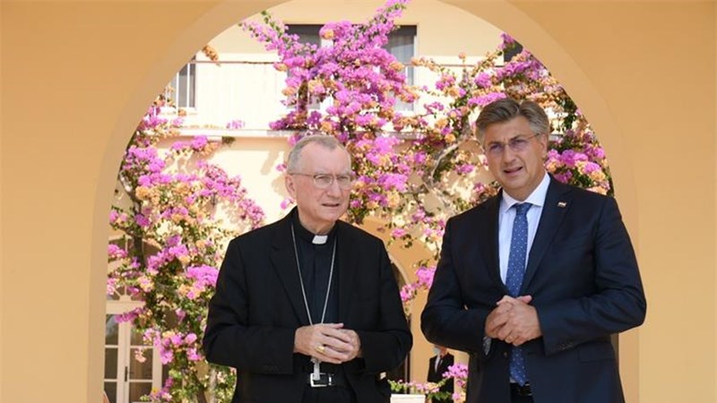 Premijer Plenković s kardinalom Parolinom o odnosima Hrvatske i Svete Stolice, situaciji u regiji i europskim temama